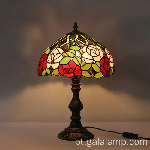 Design moderno da lâmpada de mesa LED com base de vidro